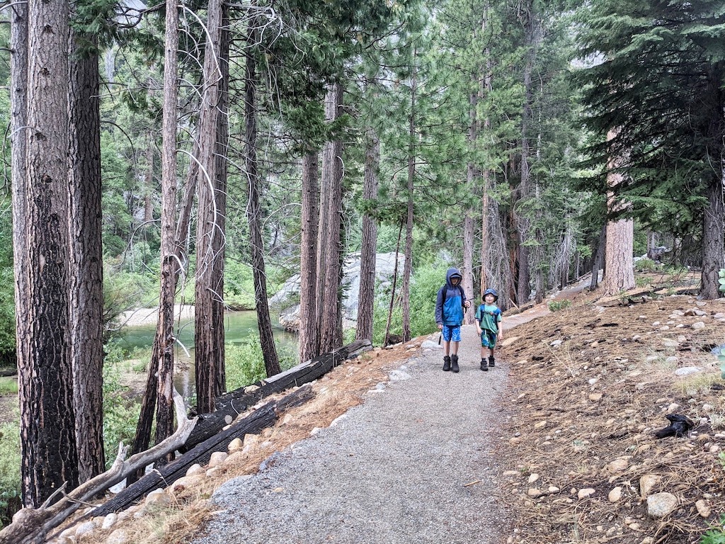 Mist Falls Trail in beautiful Kings Canyon National Park, California