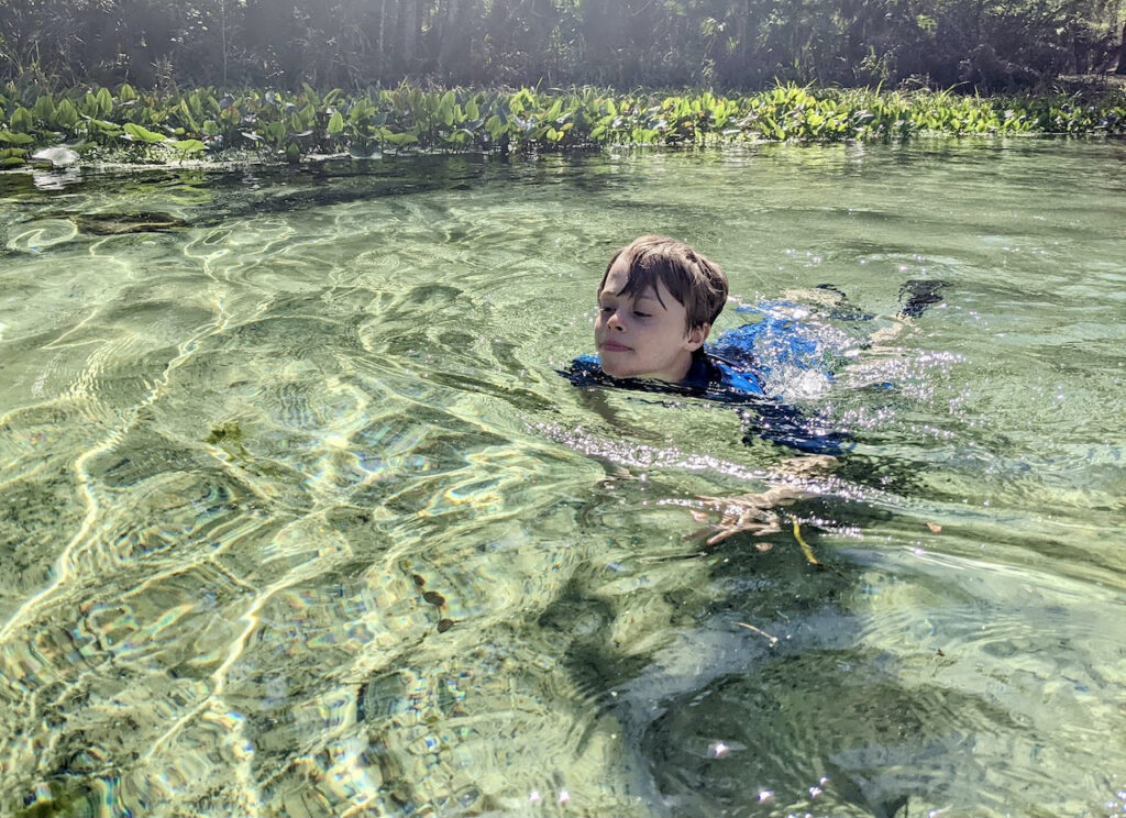 kids swimming at Kelly Park Florida